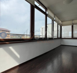 Apartament, 6 rooms with outdoor parking included Bucuresti/Sisesti