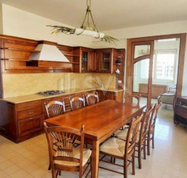 Apartament, 7 camere cu loc parcare subteran inclus Bucuresti/Soseaua Nordului