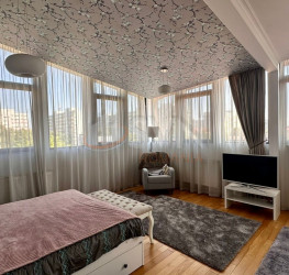 Apartament, 7 rooms with outdoor parking included Bucuresti/Bucurestii Noi