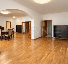 Apartament, 8 camere, 236.37 mp Bucuresti/Aviatorilor