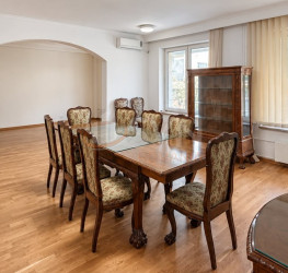 Apartament, 8 rooms, 236.37 mp Bucuresti/Kiseleff
