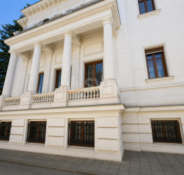 Casa, 1 camera, 1400 mp Bucuresti/P-ta Romana