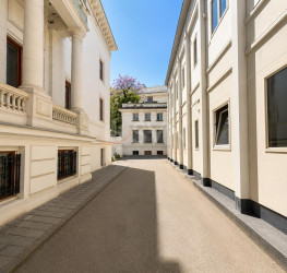 Casa, 1 camera, 1400 mp Bucuresti/P-ta Romana