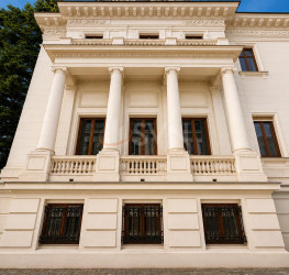 Casa, 1 room, 1400 mp Bucuresti/P-ta Romana
