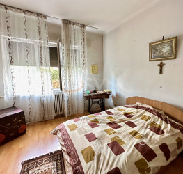 Casa, 10 camere, 250 mp Bucuresti/Alba Iulia