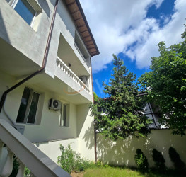 Casa, 10 camere, 320 mp Bucuresti/Parcul Carol