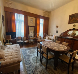 Casa, 10 camere, 380 mp Bucuresti/Calea Victoriei