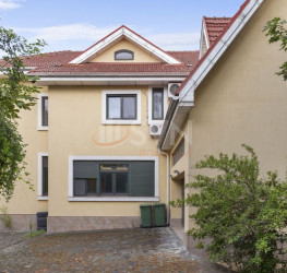 Casa, 10 camere, 420 mp Bucuresti/Sisesti