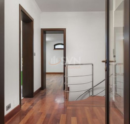 Casa, 10 camere, 420 mp Bucuresti/Sisesti