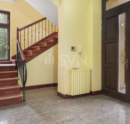 Casa, 10 camere, 420 mp Bucuresti/Sisesti