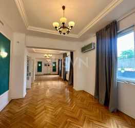 Casa, 10 camere, 524 mp Bucuresti/Banu Manta