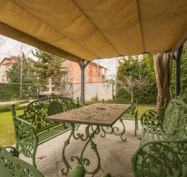 Casa, 10 camere, 573 mp Bucuresti/Iancu Nicolae