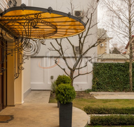 Casa, 10 camere, 573 mp Bucuresti/Iancu Nicolae