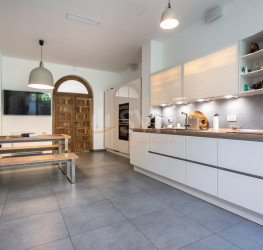Casa, 10 camere, 646 mp Bucuresti/Dacia