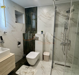 Casa, 10 camere, 650 mp Prahova/Centru