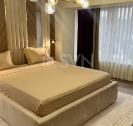 Casa, 10 camere, 650 mp Prahova/Centru