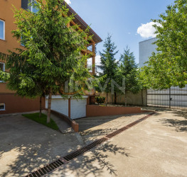 Casa, 10 camere, 700 mp Bucuresti/Pipera