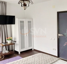 Casa, 10 rooms, 335 mp Brasov/Drumul Poienii