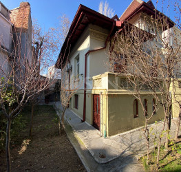 Casa, 10 rooms, 343.15 mp Bucuresti/Cismigiu