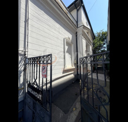 Casa, 10 rooms, 360 mp Bucuresti/Cismigiu