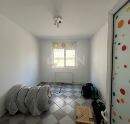 Casa, 10 rooms, 372 mp Bucuresti/Domenii