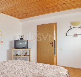 Casa, 10 rooms, 400 mp Brasov/Tractorul