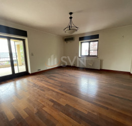 Casa, 10 rooms, 420 mp Bucuresti/Sisesti