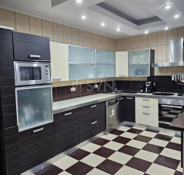 Casa, 10 rooms, 425 mp Bucuresti/Prelungirea Ghencea (s5)