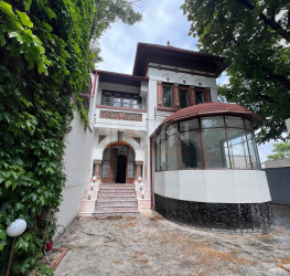Casa, 10 rooms, 524 mp Bucuresti/Banu Manta