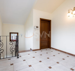 Casa, 10 rooms, 540 mp Bucuresti/Bucurestii Noi