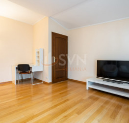 Casa, 10 rooms, 540 mp Bucuresti/Bucurestii Noi