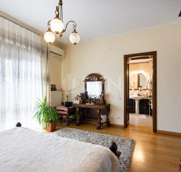 Casa, 10 rooms, 540 mp Bucuresti/Bucurestii Noi