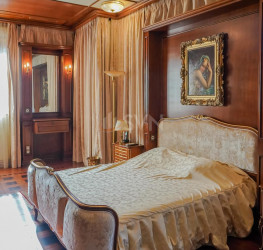 Casa, 10 rooms, 564 mp Bucuresti/Primaverii
