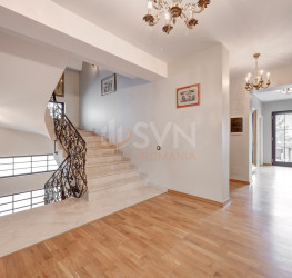 Casa, 10 rooms, 573 mp Bucuresti/Iancu Nicolae
