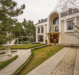 Casa, 10 rooms, 573 mp Bucuresti/Iancu Nicolae