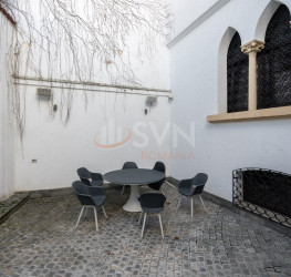 Casa, 10 rooms, 646 mp Bucuresti/Dacia
