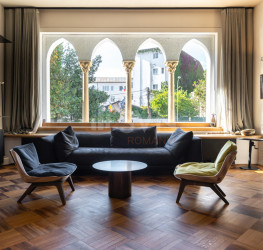 Casa, 10 rooms, 646 mp Bucuresti/Dacia