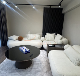 Casa, 10 rooms, 650 mp Prahova/Centru