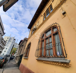 Casa, 10 rooms, 660 mp Bucuresti/Piata Victoriei