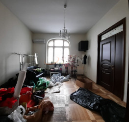 Casa, 10 rooms, 660 mp Bucuresti/Piata Victoriei