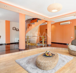 Casa, 10 rooms, 700 mp Bucuresti/Pipera