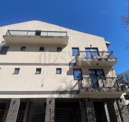 Casa, 11 camere, 480 mp Bucuresti/Vitan