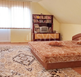 Casa, 11 rooms, 200 mp Brasov/Centru