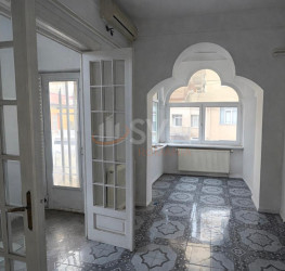 Casa, 11 rooms, 362.97 mp Bucuresti/Dristor