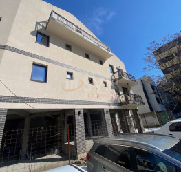Casa, 11 rooms, 415 mp Bucuresti/Vitan