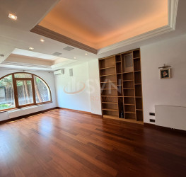 Casa, 11 rooms, 500 mp Bucuresti/P-ta Unirii