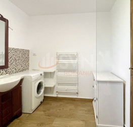 Casa, 11 rooms, 550 mp Brasov/Centru