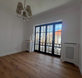 Casa, 11 rooms, 550 mp Bucuresti/Capitale