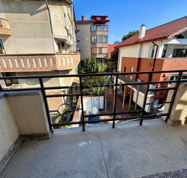 Casa, 12 camere, 370 mp Bucuresti/Aviatiei