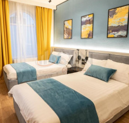 Casa, 12 camere, 450 mp Bucuresti/P-ta Romana